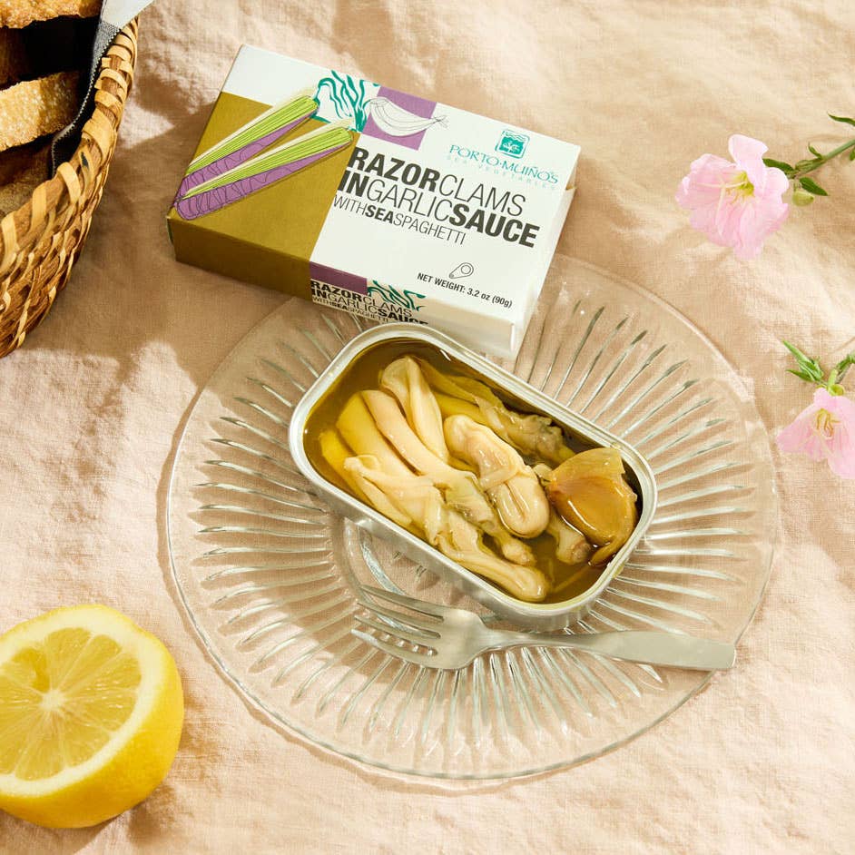 Porto-Muiños Razor Clams with Sea Spaghetti and Garlic, Spain