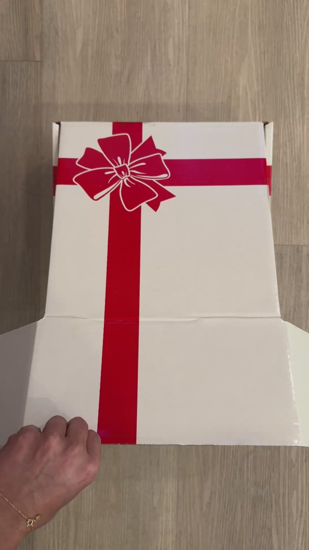 THE DECANT TINNED FISH HOLIDAY GIFT SETS